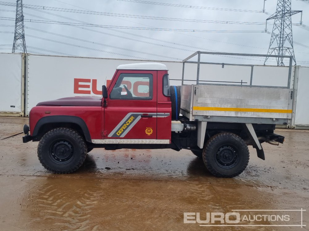 2014 Land Rover Defender - شاحنة البيك أب: صورة 2 2014 Land Rover Defender - شاحنة البيك أب: صورة 2
