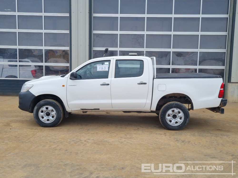 2014 Toyota Hilux - شاحنة البيك أب: صورة 2 2014 Toyota Hilux - شاحنة البيك أب: صورة 2