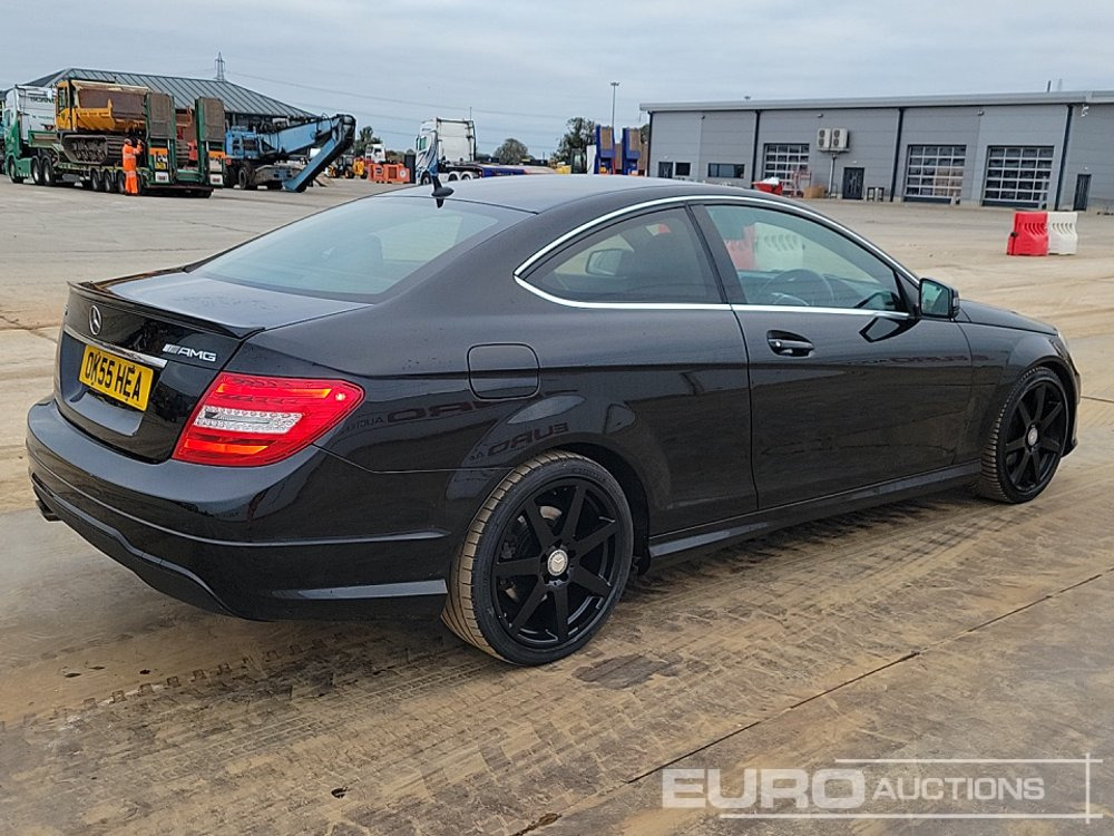 2015 Mercedes C250 AMG - سيارة: صورة 5 2015 Mercedes C250 AMG - سيارة: صورة 5