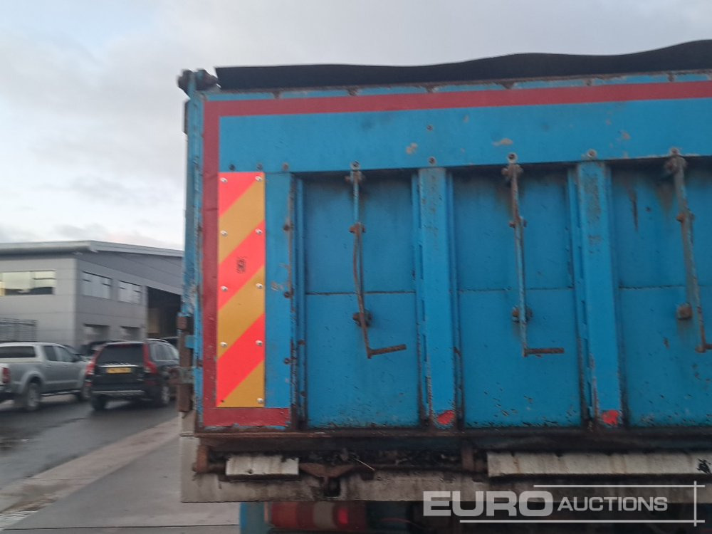 شاحنة قلاب 2016 Mercedes Arocs 3240: صورة 22 شاحنة قلاب 2016 Mercedes Arocs 3240: صورة 22