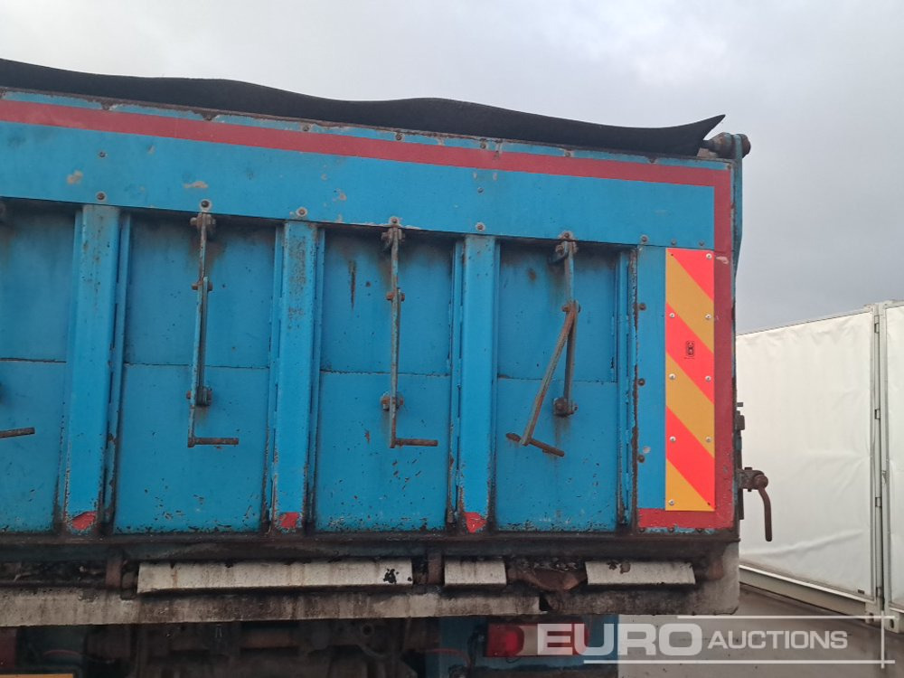 شاحنة قلاب 2016 Mercedes Arocs 3240: صورة 23 شاحنة قلاب 2016 Mercedes Arocs 3240: صورة 23