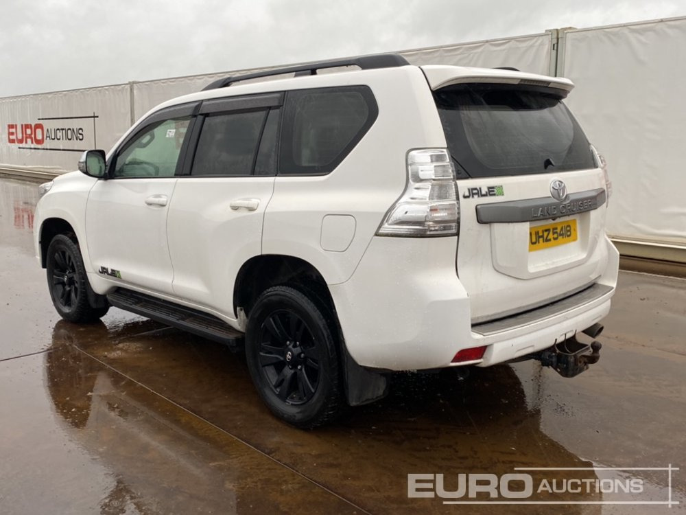 2016 Toyota Land Cruiser - سيارة دفع رباعي: صورة 3 2016 Toyota Land Cruiser - سيارة دفع رباعي: صورة 3