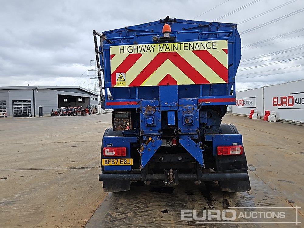 2017 DAF CF320 - موزع الأسفلت: صورة 4 2017 DAF CF320 - موزع الأسفلت: صورة 4