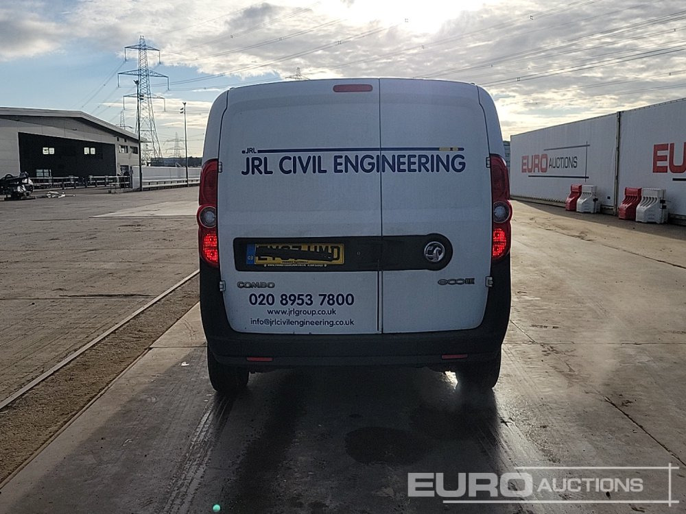2017 Vauxhall Combo - فان المدمجة: صورة 4 2017 Vauxhall Combo - فان المدمجة: صورة 4