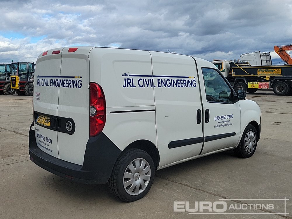 2017 Vauxhall Combo - الشاحنات الصغيرة كابينة مزدوجة: صورة 5 2017 Vauxhall Combo - الشاحنات الصغيرة كابينة مزدوجة: صورة 5