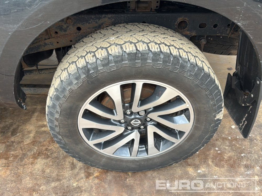 شاحنة البيك أب 2018 Nissan Navara Tekna: صورة 10