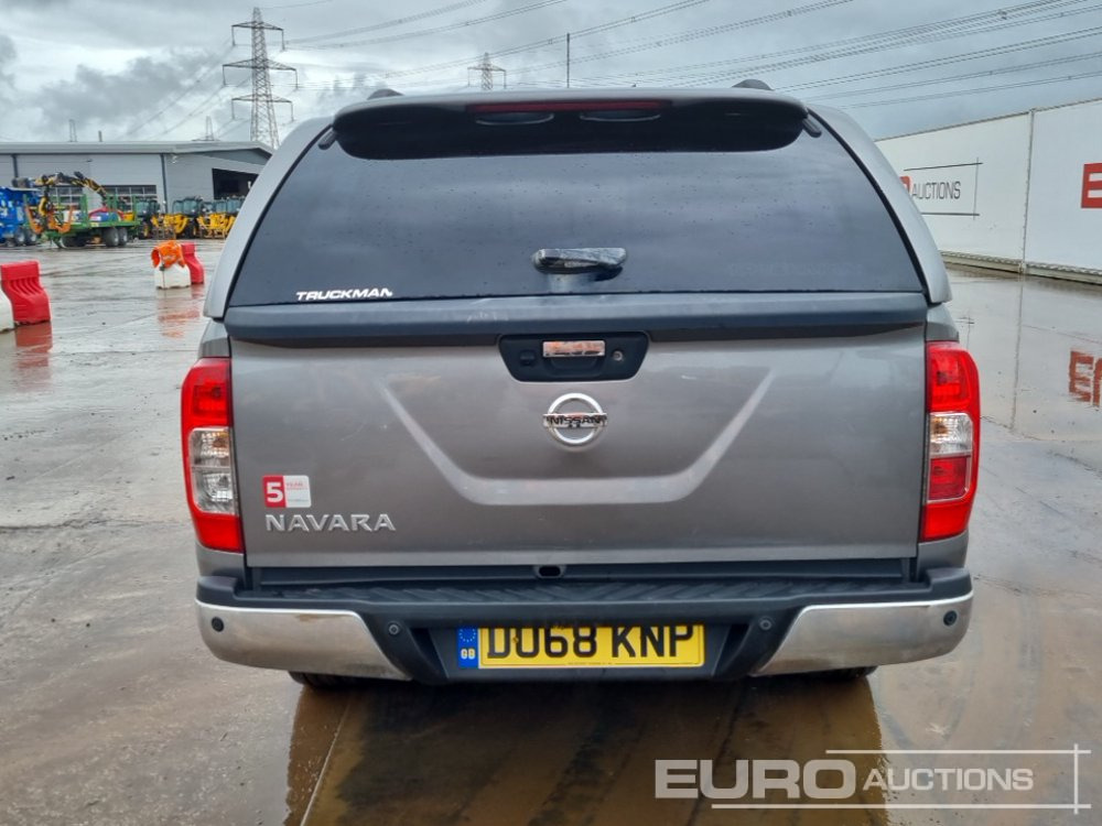 2018 Nissan Navara Tekna - شاحنة البيك أب: صورة 4 2018 Nissan Navara Tekna - شاحنة البيك أب: صورة 4