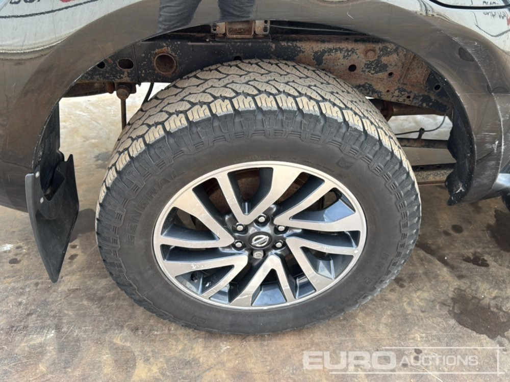 شاحنة البيك أب 2018 Nissan Navara Tekna: صورة 11