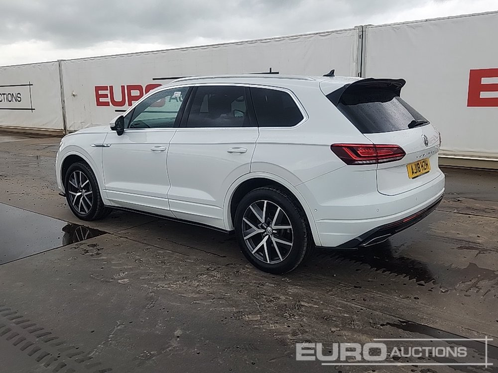 2018 Volkswagen Touareg - سيارة دفع رباعي: صورة 3 2018 Volkswagen Touareg - سيارة دفع رباعي: صورة 3