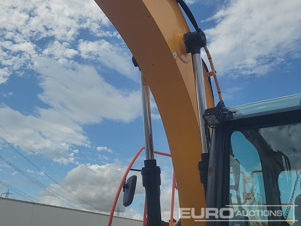 حفار زحاف 2019 JCB JS131LC: صورة 24