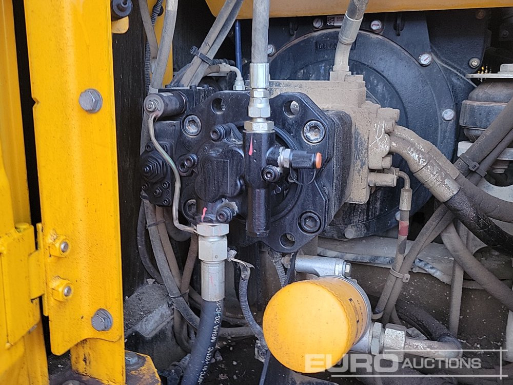 حفار زحاف 2019 JCB JS131LC: صورة 32