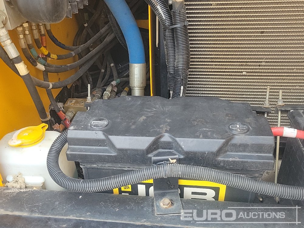 حفار زحاف 2019 JCB JS131LC: صورة 31