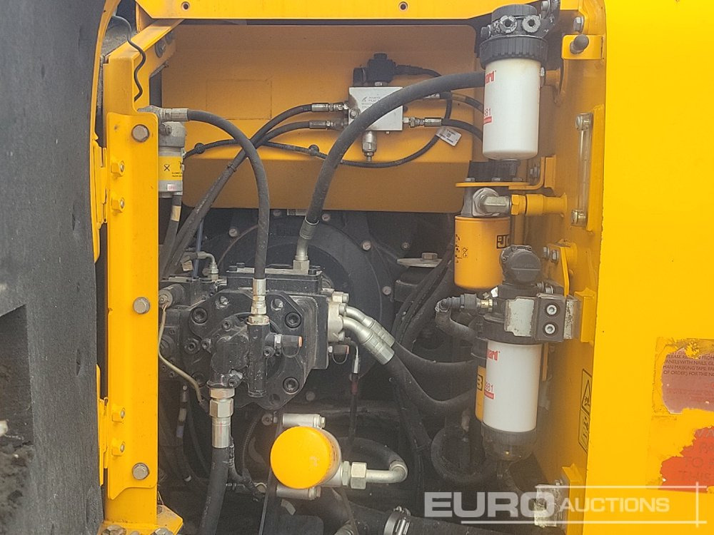حفار زحاف 2019 JCB JS131LC: صورة 26