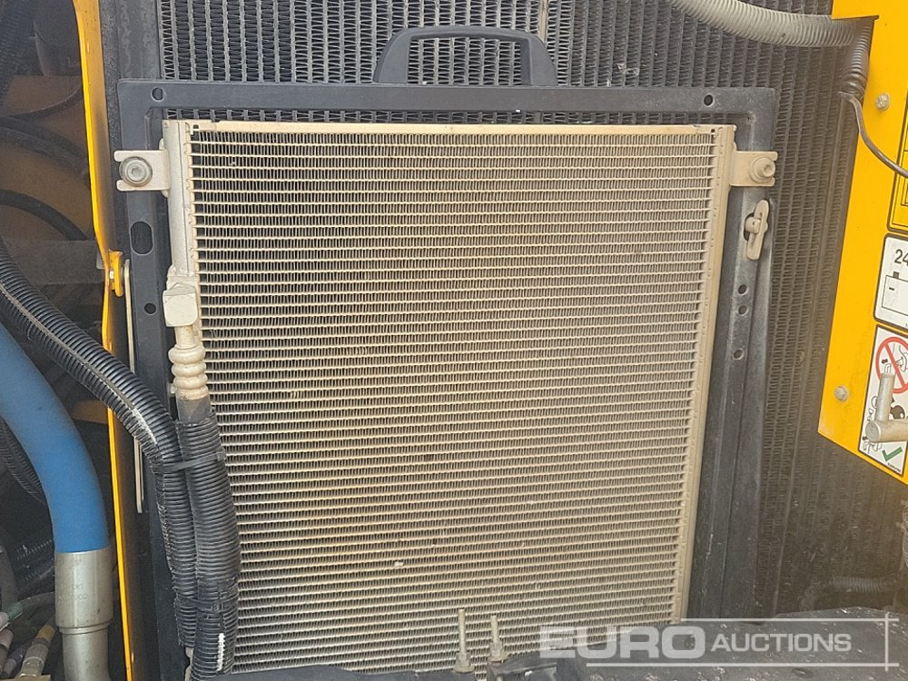 حفار زحاف 2019 JCB JS131LC: صورة 30