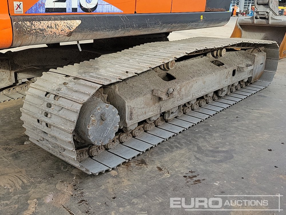 حفار زحاف 2020 Hitachi ZX210LC-6: صورة 13
