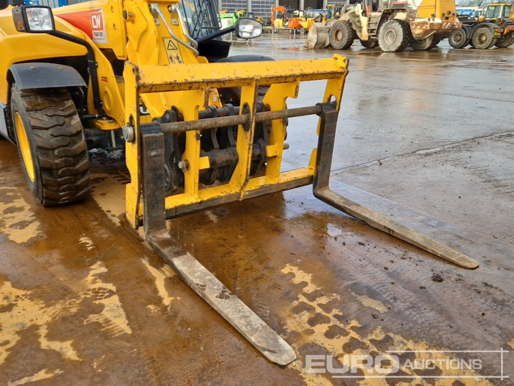 رافعة تلسكوبية 2020 JCB 525-60 Hi Viz: صورة 22