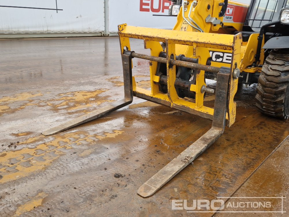 رافعة تلسكوبية 2020 JCB 525-60 Hi Viz: صورة 17