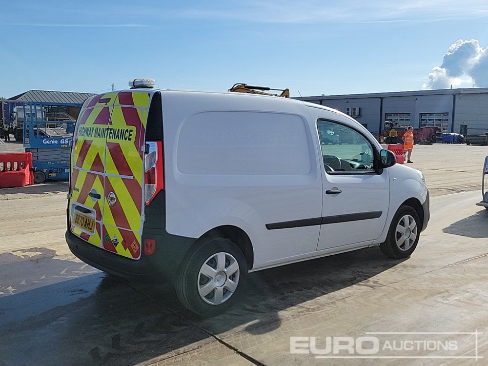 2020 Nissan NV250 - فان المدمجة: صورة 5 2020 Nissan NV250 - فان المدمجة: صورة 5
