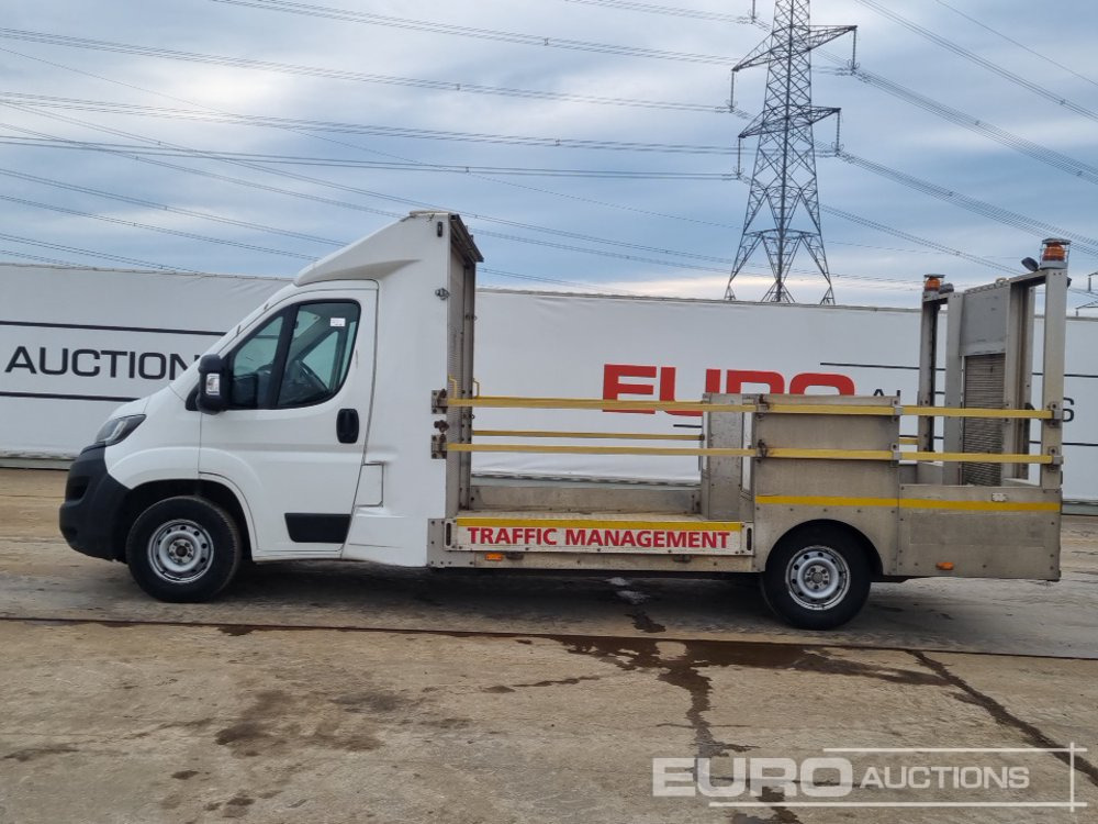 2020 Peugeot Boxer 335 - شاحنة مفتوحة: صورة 2 2020 Peugeot Boxer 335 - شاحنة مفتوحة: صورة 2