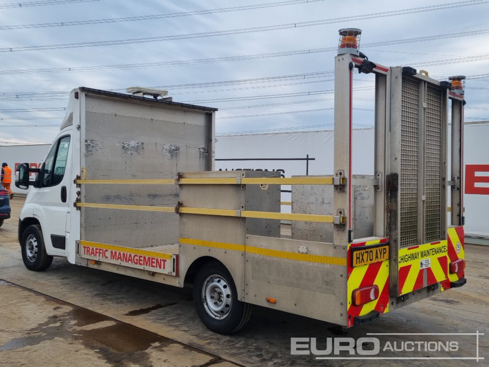 2020 Peugeot Boxer 335 - شاحنة مفتوحة: صورة 3 2020 Peugeot Boxer 335 - شاحنة مفتوحة: صورة 3