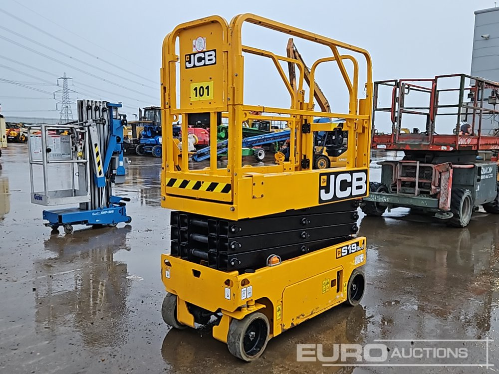 2021 JCB S1930E - رافعة هيدروليكية مقصية: صورة 1 2021 JCB S1930E - رافعة هيدروليكية مقصية: صورة 1