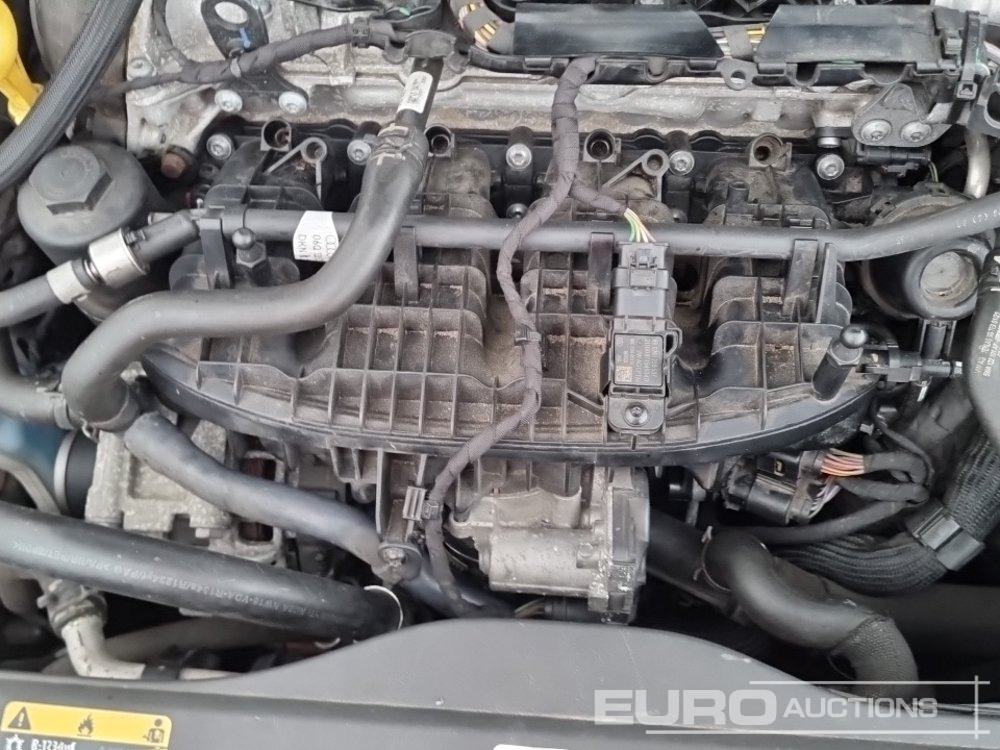 سيارة 2021 Volkswagen Golf R: صورة 18