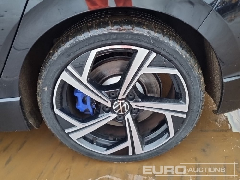 سيارة 2021 Volkswagen Golf R: صورة 9