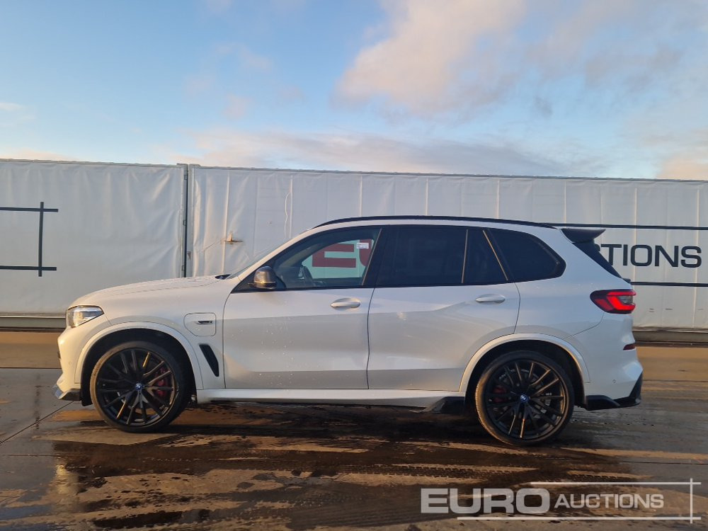 2022 BMW X5 45E M-Sport - سيارة دفع رباعي: صورة 2 2022 BMW X5 45E M-Sport - سيارة دفع رباعي: صورة 2