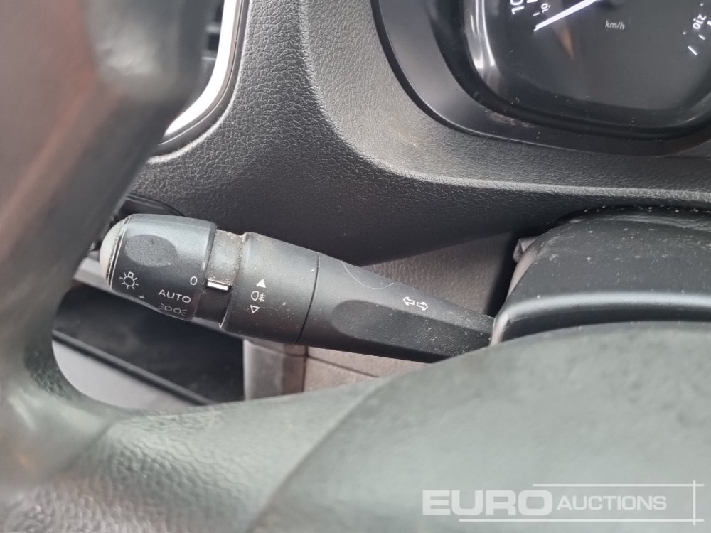 فان المدمجة 2022 Peugeot Expert: صورة 37 فان المدمجة 2022 Peugeot Expert: صورة 37