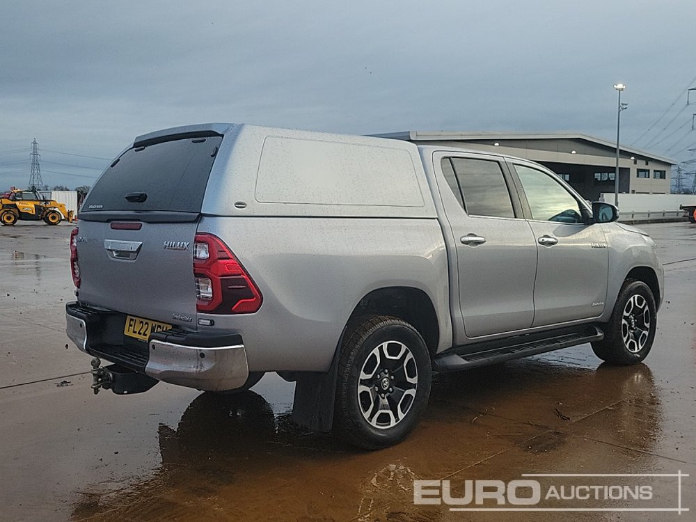 2022 Toyota Hilux Invincible - شاحنة البيك أب: صورة 5 2022 Toyota Hilux Invincible - شاحنة البيك أب: صورة 5