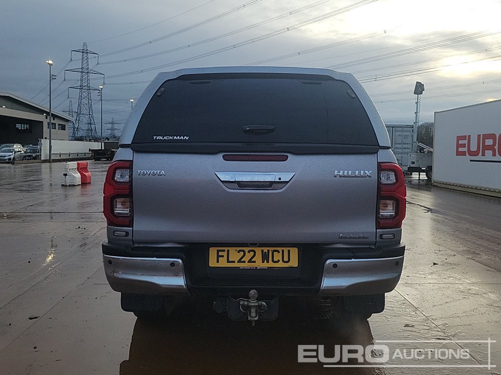 2022 Toyota Hilux Invincible - شاحنة البيك أب: صورة 4 2022 Toyota Hilux Invincible - شاحنة البيك أب: صورة 4