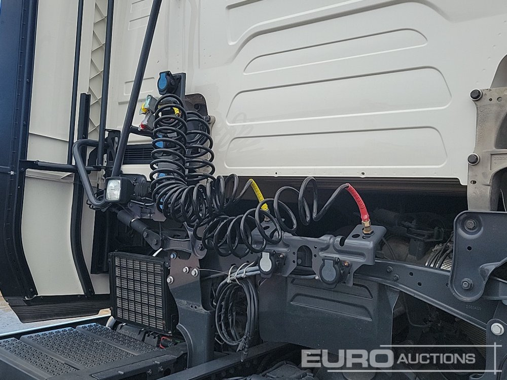 وحدة جر 2023 Scania S770 V8: صورة 15