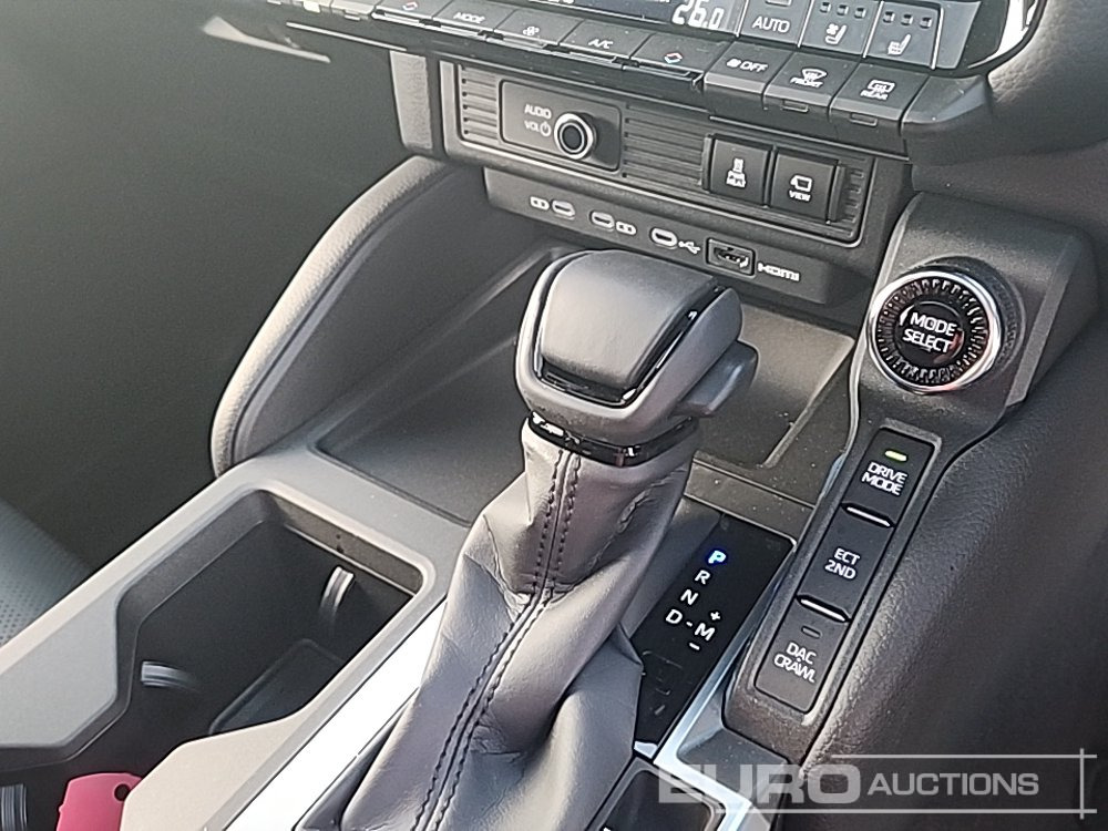 سيارة دفع رباعي 2025 Toyota Land Cruiser: صورة 20