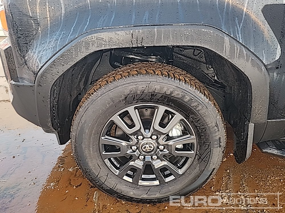 سيارة دفع رباعي 2025 Toyota Land Cruiser: صورة 9