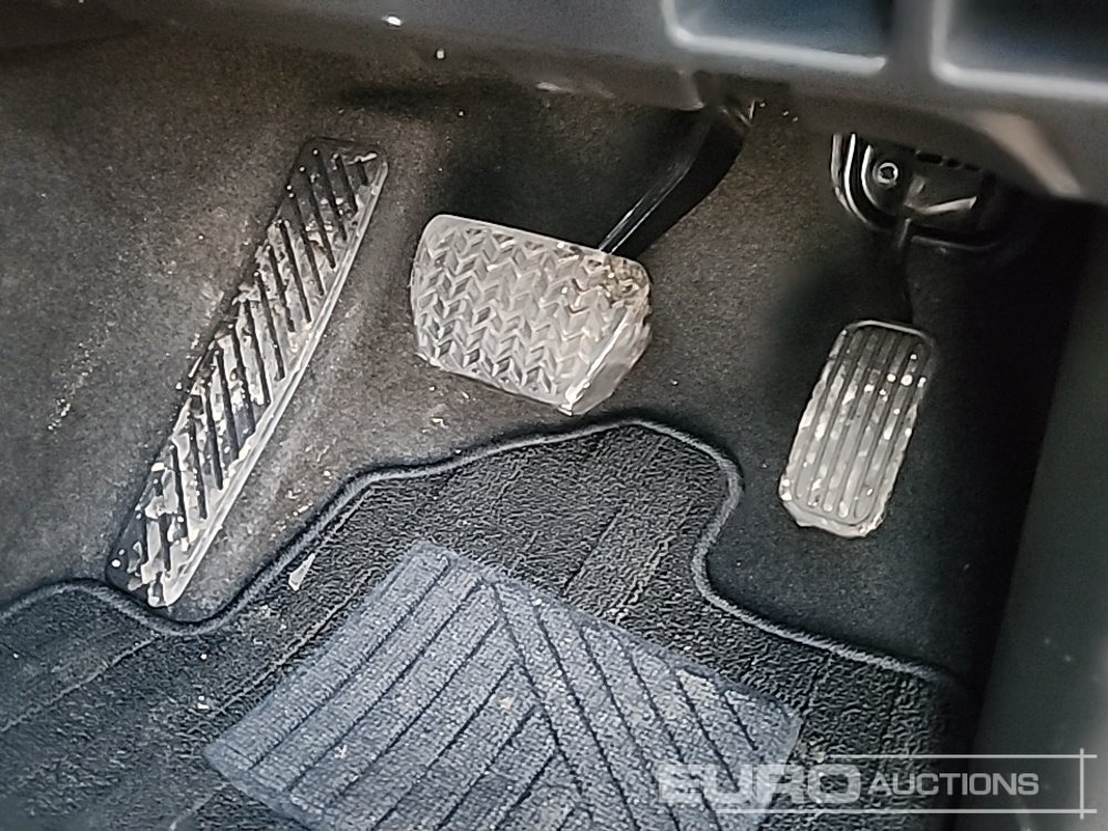 سيارة دفع رباعي 2025 Toyota Land Cruiser: صورة 15