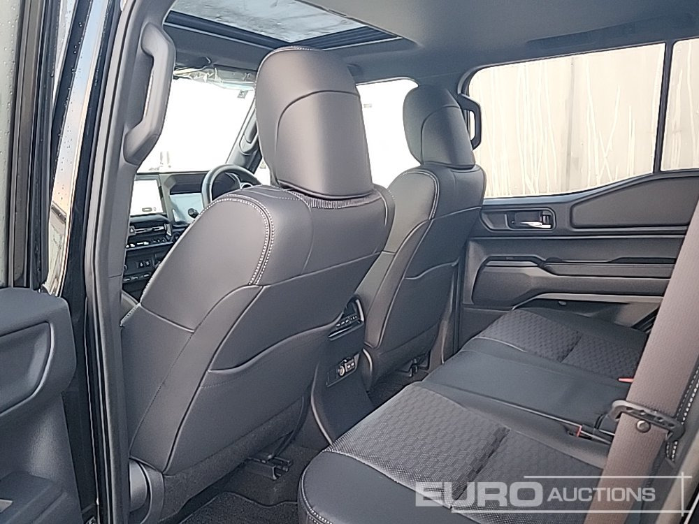 سيارة دفع رباعي 2025 Toyota Land Cruiser: صورة 28