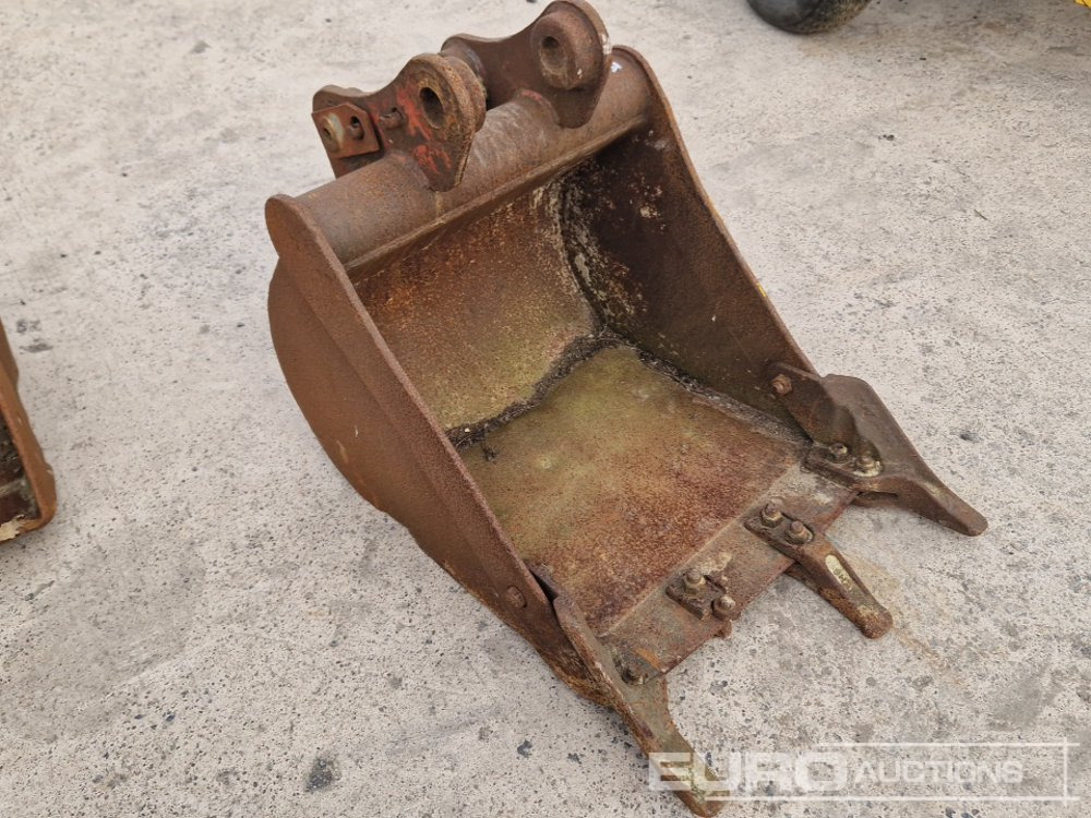 24" Digging Bucket 45mm Pin to suit 4-6 Ton Excavator - بكت: صورة 4 24" Digging Bucket 45mm Pin to suit 4-6 Ton Excavator - بكت: صورة 4