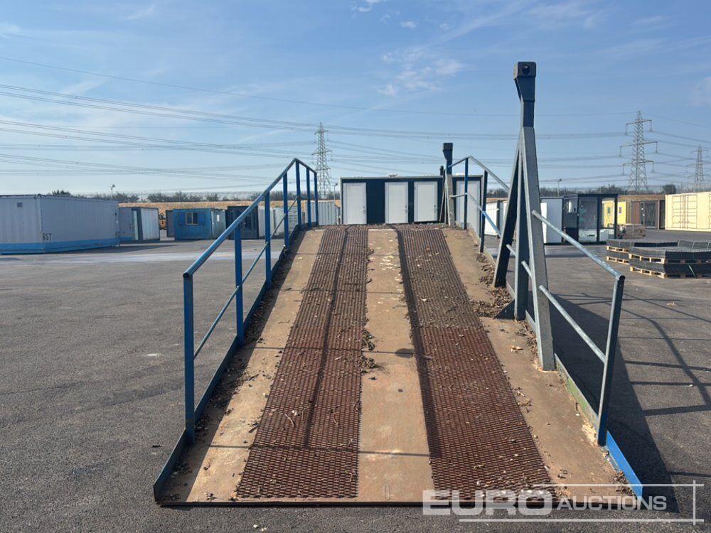 30' x 8' Loading Ramp - آليات: صورة 4 30' x 8' Loading Ramp - آليات: صورة 4