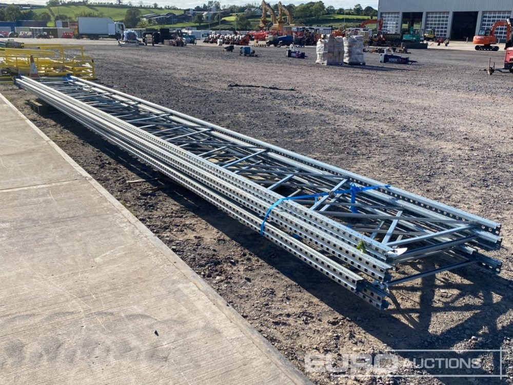 35' Pallet Racking Uprights (5 of) - معدات البناء: صورة 2 35' Pallet Racking Uprights (5 of) - معدات البناء: صورة 2