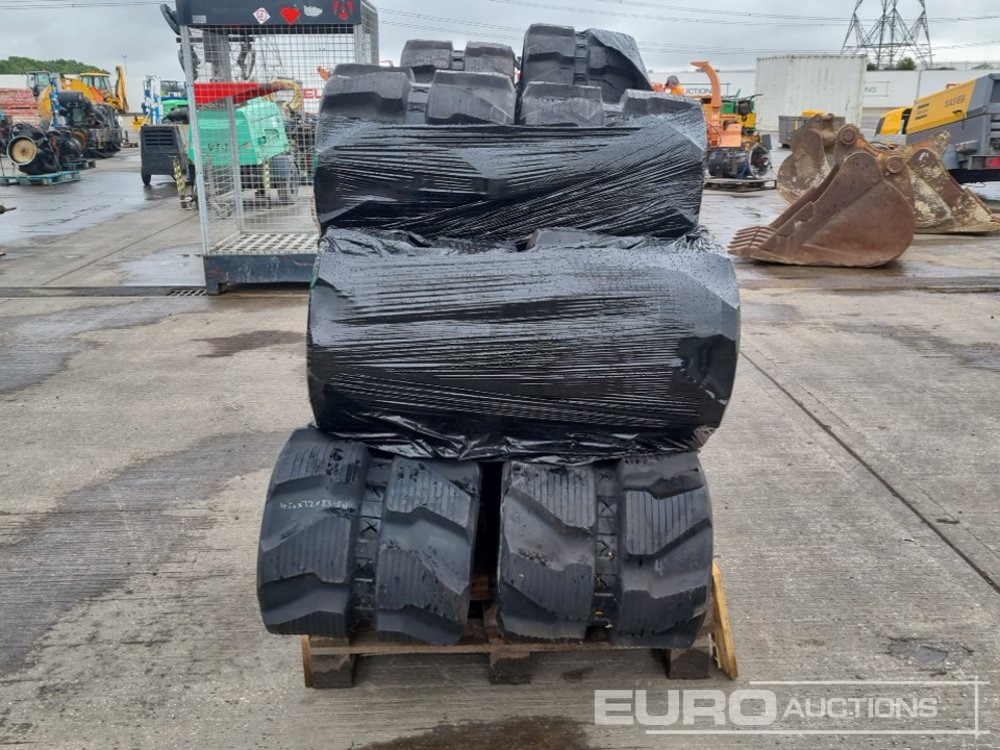 8 Ton Excavator Rubber Tracks (6 of) - مسارات - آلات البناء: صورة 4 8 Ton Excavator Rubber Tracks (6 of) - مسارات - آلات البناء: صورة 4