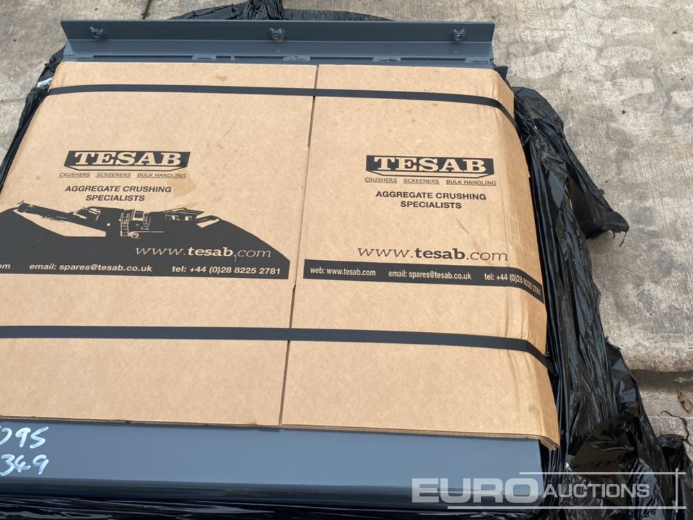 8042T Diesel Tank - خزان الوقود - آلات البناء: صورة 5 8042T Diesel Tank - خزان الوقود - آلات البناء: صورة 5