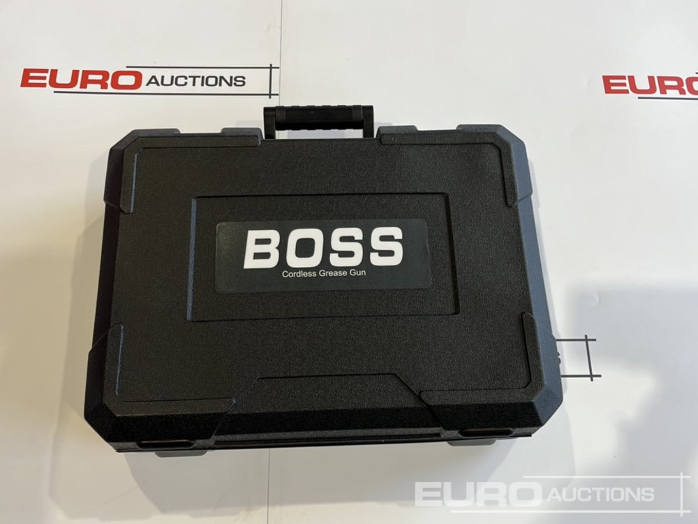 معدات البناء Boss 21 Volt Lithium Battery Cordless Grease Gun, 2 Batteries, Charger, Case, Shoulder Strap, Extension Pieces and Fittings: صورة 14