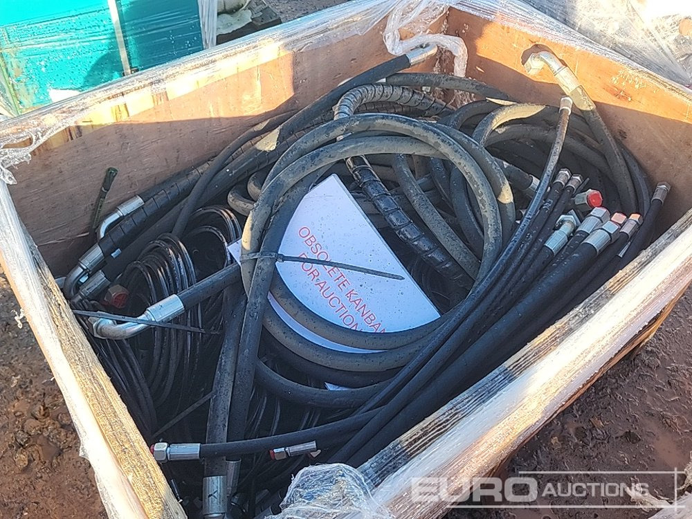 Box Of Hydraulic Hoses - قطع غيار - معدات صناعية: صورة 4 Box Of Hydraulic Hoses - قطع غيار - معدات صناعية: صورة 4