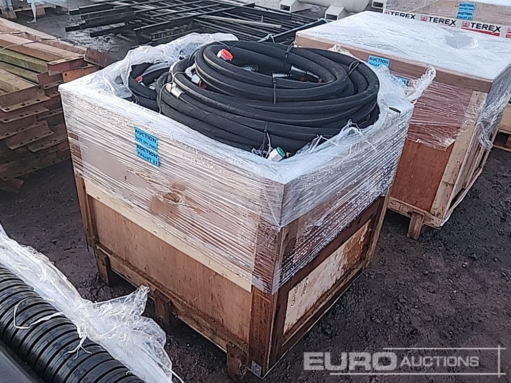 Box of Hydraulic Hoses - قطع غيار - معدات صناعية: صورة 1 Box of Hydraulic Hoses - قطع غيار - معدات صناعية: صورة 1