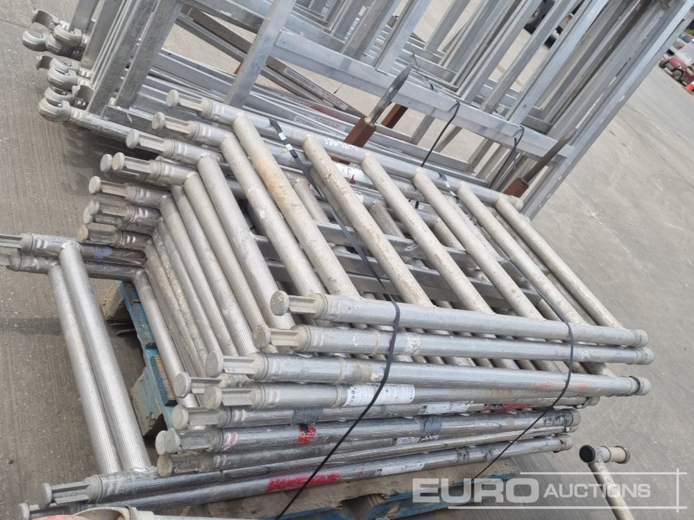 معدات البناء Bundle of Folding Aluminium Scaffolding (5 of), Bundle of Folding Fiberglass Scaffolding, Bundle of Aluminium Scaffolding (3 of), Aluminium Staging Boards (3 of): صورة 13