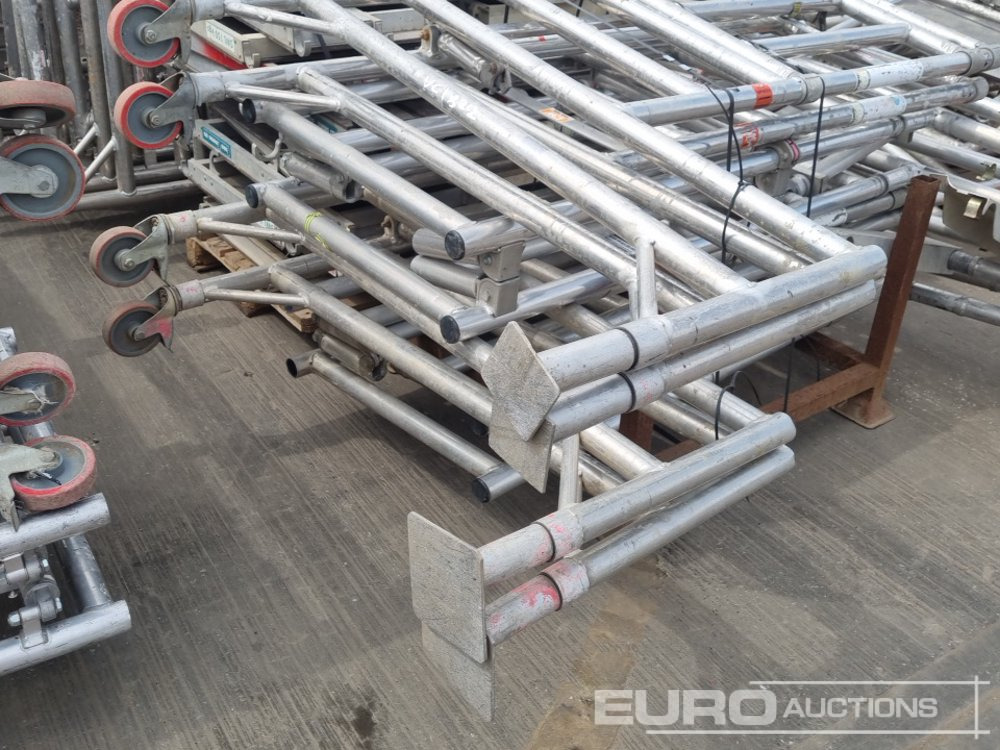 معدات البناء Bundle of Folding Aluminium Scaffolding (5 of), Bundle of Folding Fiberglass Scaffolding, Bundle of Aluminium Scaffolding (3 of), Aluminium Staging Boards (3 of): صورة 23
