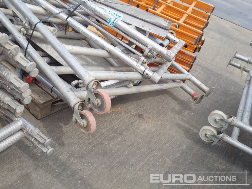 معدات البناء Bundle of Folding Aluminium Scaffolding (5 of), Bundle of Folding Fiberglass Scaffolding, Bundle of Aluminium Scaffolding (3 of), Aluminium Staging Boards (3 of): صورة 16