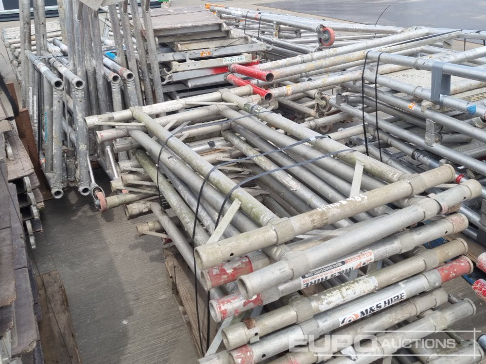 معدات البناء Bundle of Folding Aluminium Scaffolding (5 of), Bundle of Folding Fiberglass Scaffolding, Bundle of Aluminium Scaffolding (3 of), Aluminium Staging Boards (3 of): صورة 30