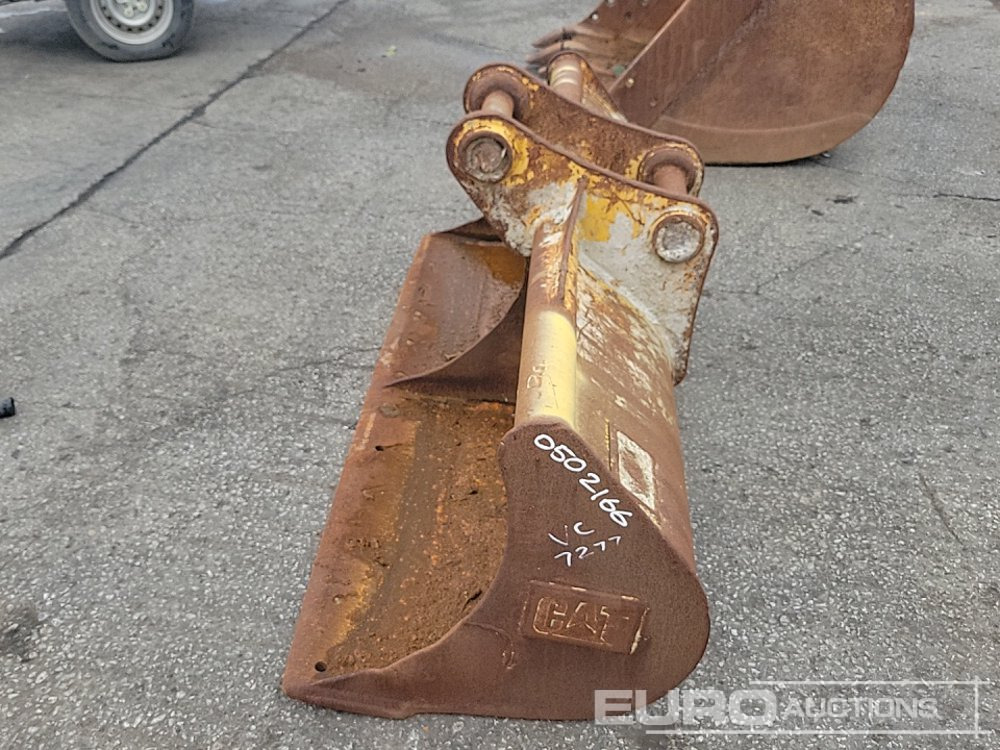 CAT 72" Ditching Bucket 65mm Pin to suit 13 Ton Excavator - بكت: صورة 2 CAT 72" Ditching Bucket 65mm Pin to suit 13 Ton Excavator - بكت: صورة 2