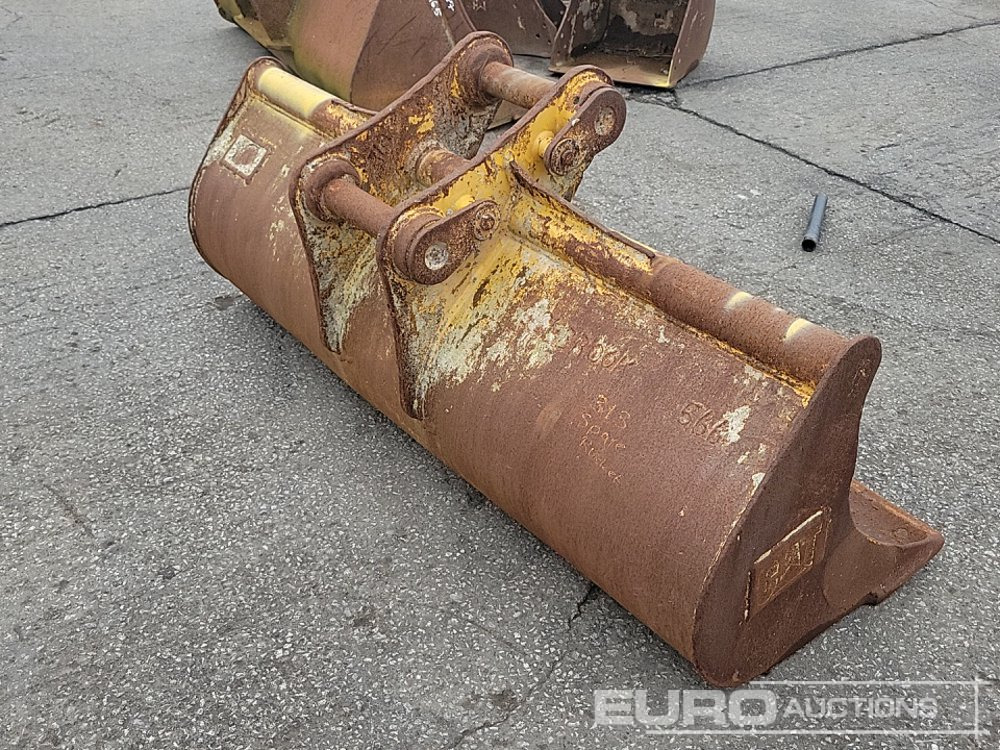 CAT 72" Ditching Bucket 65mm Pin to suit 13 Ton Excavator - بكت: صورة 5 CAT 72" Ditching Bucket 65mm Pin to suit 13 Ton Excavator - بكت: صورة 5